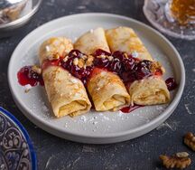Блинчики с творогом и вареньем