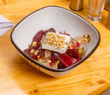 Салат с запеченной свеклой