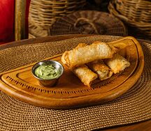 Хрустящие рулетики с курицей, сыром и шампиньонами