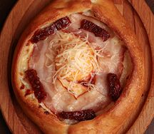 Ачарули с беконом и вялеными томатами