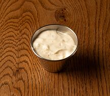 Сметана с чесноком