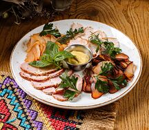 Мясная тарелка