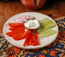 Салат Овощной со сметаной