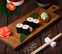 Ролл с лососем