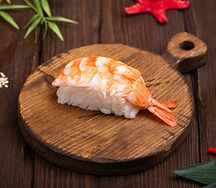 Суши с креветкой