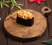 Гункан Лосось и авокадо