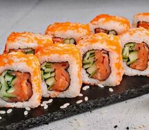 Калифорния сяке с икрой