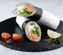 Суширитто с лососем