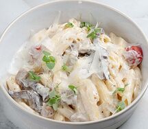 Пенне с белыми грибами, говядиной и трюфельным соусом