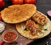 Люля-кебаб из свинины в пите