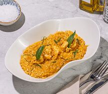 Ризотто с морепродуктами и соусом биск