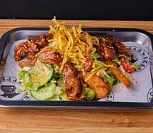 Мясной салат c ребром BBQ