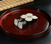 Ролл с камчатским крабом