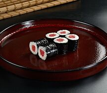 Ролл с тунцом