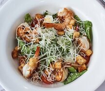 Салат Цезарь с креветкой