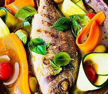Дорадо томленая с овощами
