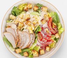Салат Цезарь с курицей домашнего копчения