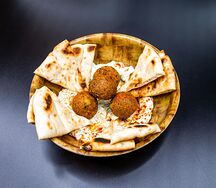 Фалафель с хумусом