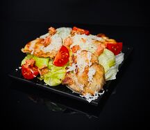 Салат Цезарь с курицей