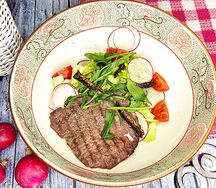 Микс-салат с телячьей вырезкой