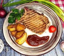 Корейка свиная гриль с картофелем по-деревенски