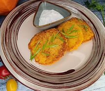 Драники из тыквы со сметанным соусом