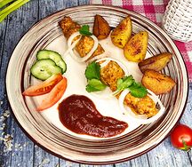 Люля-кебаб из баранины с картофелем по-деревенски и соусом сацебели