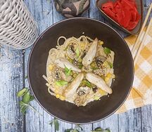 Удон с курицей в кокосовом молоке острый