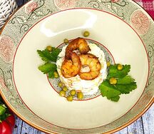 Салатик Оливье с тигровыми креветками