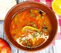 Солянка сборная с копченостями