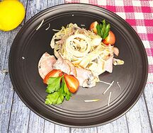 Феттуччине с ветчиной и грибами