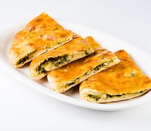 Хачапури со шпинатом и сыром