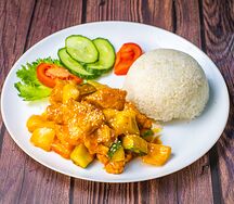 Рис с кисло-сладкий соусом и говядиной