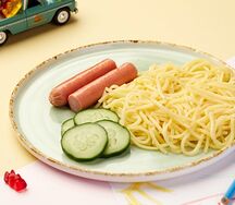 Сосиска отварная с огурцом и тальолини
