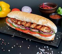 Кебаб из курицы в мини-багете
