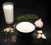 Соус Мацони с чесноком и укропом большой