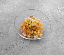 Салат с капустой и ростками