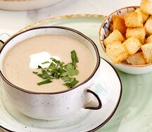 Суп-пюре овощной с гренками