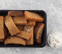 Ржаные гренки с соусом тартар