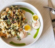 Салат Оливье с молочной телятиной