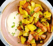 Свиная грудинка с жареной картошкой