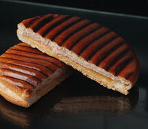 Тост с сыром и ветчиной