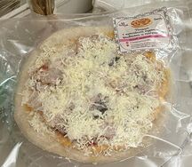Пицца с копченой курицей, грибами и паприкой (полуфабрикат)