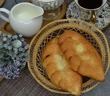 Булочка с черникой