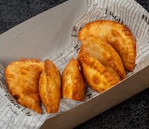 Мини-чебуреки с кроликом