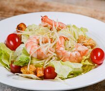 Салат Цезарь с креветкой