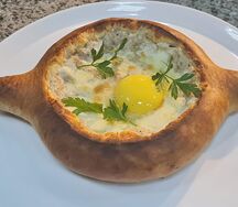 Лодочка с цыпленком и сыром моцарелла