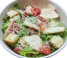 Салат Цезарь с курицей