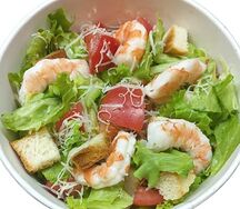 Салат Цезарь с креветкой