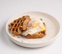 Картофельная вафля с беконом